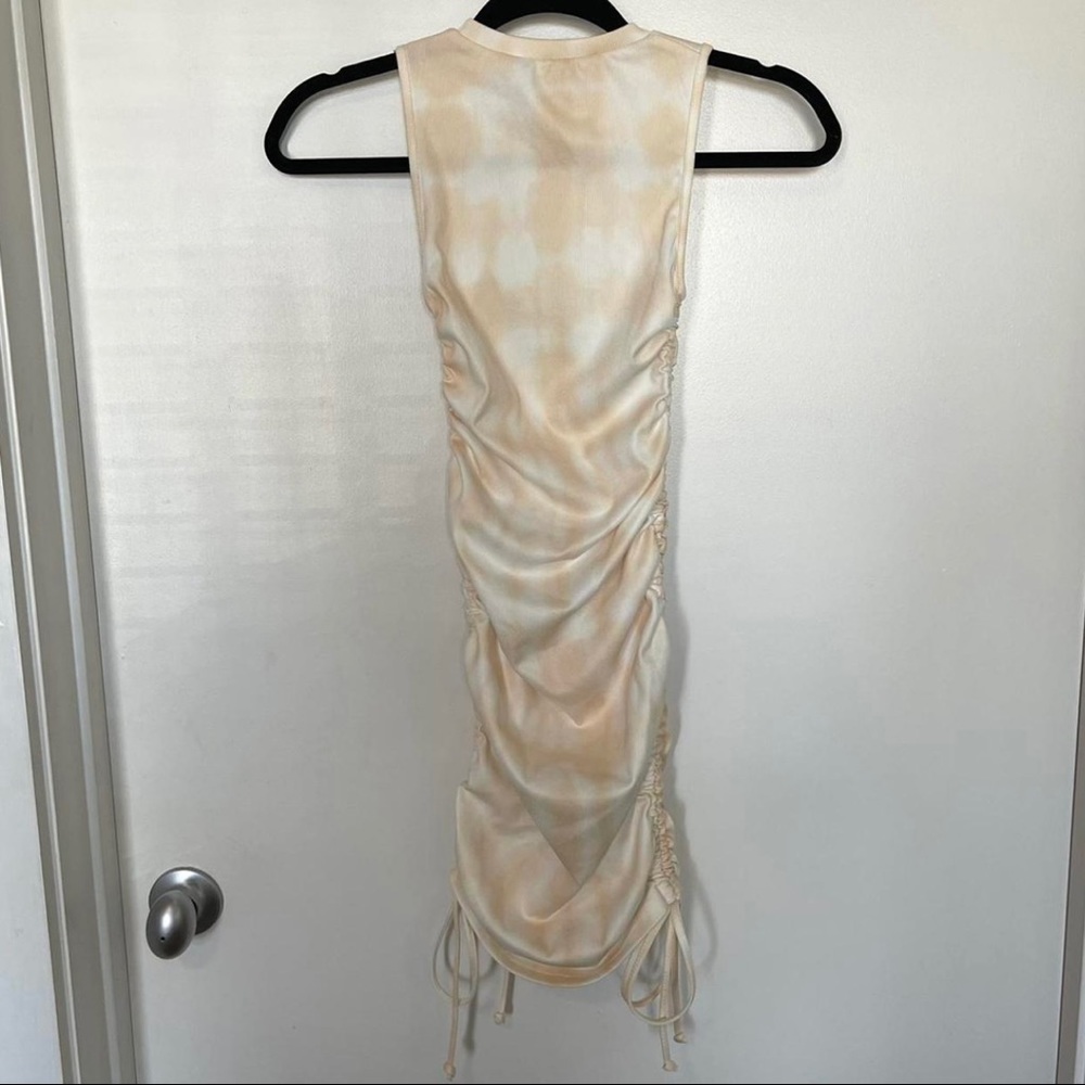 Lioness Bodycon Dress - Picture 4 of 4